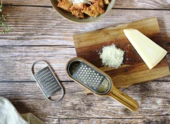 Cosy & Trendy Kaasrasp Aspen 25x7cm - hout & RVS - zilver & bruin